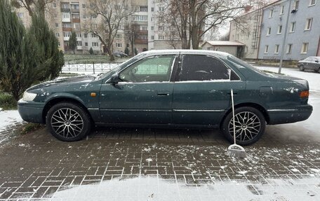 Toyota Camry, 1998 год, 300 000 рублей, 4 фотография