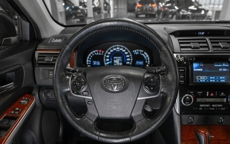 Toyota Camry, 2013 год, 1 900 000 рублей, 10 фотография