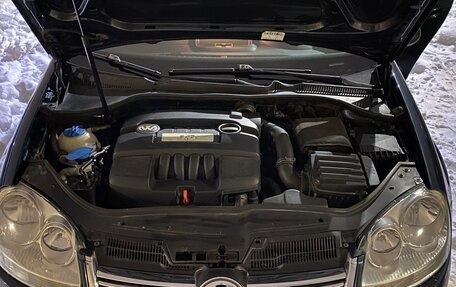 Volkswagen Jetta VI, 2010 год, 599 999 рублей, 2 фотография