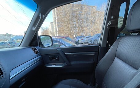 Mitsubishi Pajero IV, 2011 год, 2 750 000 рублей, 7 фотография