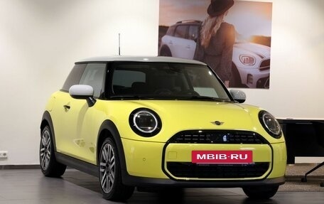 MINI Hatch, 2024 год, 5 250 000 рублей, 3 фотография