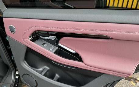 Land Rover Range Rover Evoque II, 2025 год, 6 450 000 рублей, 30 фотография