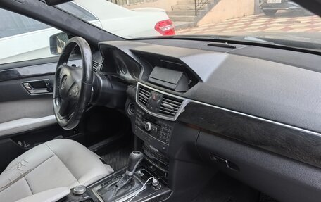 Mercedes-Benz E-Класс, 2010 год, 1 150 000 рублей, 15 фотография