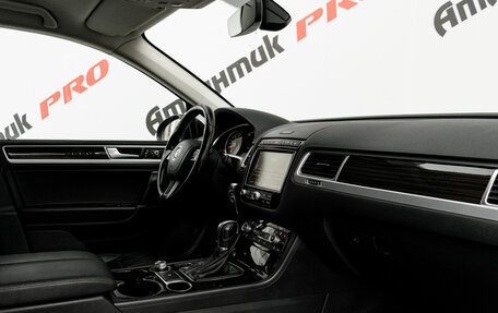 Volkswagen Touareg III, 2017 год, 3 095 000 рублей, 14 фотография