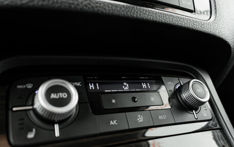 Volkswagen Touareg III, 2017 год, 3 095 000 рублей, 27 фотография