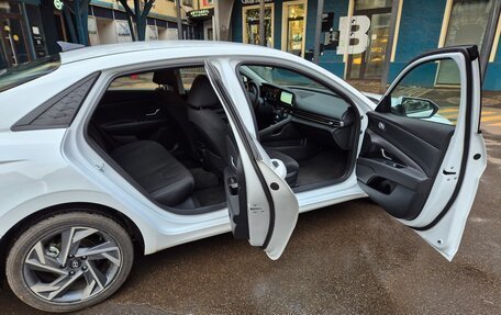 Hyundai Elantra, 2024 год, 2 799 999 рублей, 9 фотография