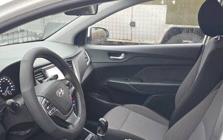 Hyundai Solaris II рестайлинг, 2017 год, 1 149 000 рублей, 9 фотография