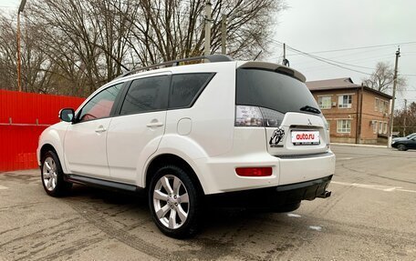 Mitsubishi Outlander III рестайлинг 3, 2011 год, 1 350 000 рублей, 2 фотография