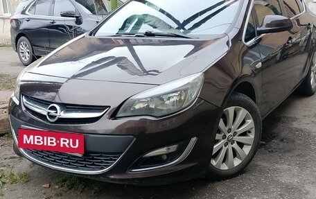 Opel Astra J, 2013 год, 900 000 рублей, 17 фотография