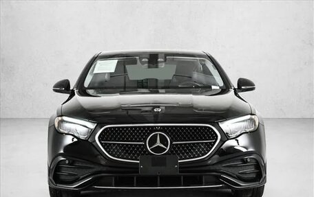 Mercedes-Benz E-Класс, 2025 год, 13 045 230 рублей, 2 фотография