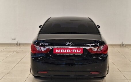 Hyundai Sonata VI, 2012 год, 935 000 рублей, 5 фотография