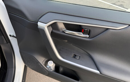 Toyota RAV4, 2025 год, 4 100 000 рублей, 10 фотография