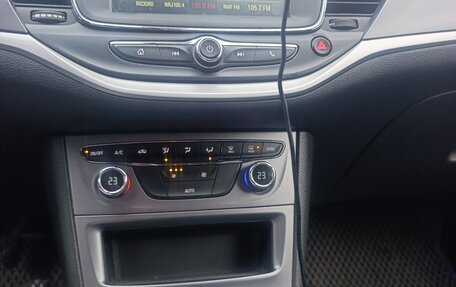 Opel Astra K, 2019 год, 1 300 000 рублей, 5 фотография