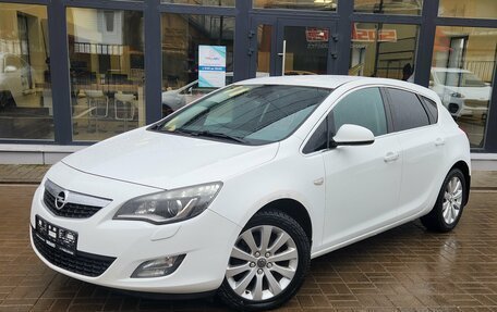 Opel Astra J, 2011 год, 700 000 рублей, 1 фотография