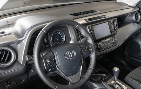 Toyota RAV4, 2016 год, 2 466 200 рублей, 3 фотография