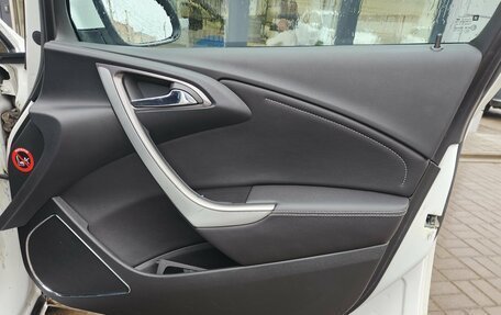 Opel Astra J, 2011 год, 700 000 рублей, 19 фотография