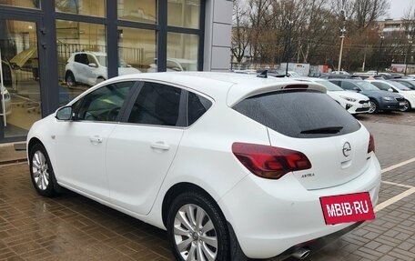 Opel Astra J, 2011 год, 700 000 рублей, 21 фотография