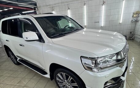 Toyota Land Cruiser 200, 2016 год, 6 600 000 рублей, 2 фотография