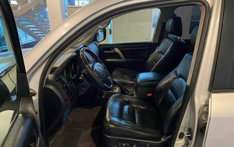 Toyota Land Cruiser 200, 2011 год, 2 734 000 рублей, 16 фотография