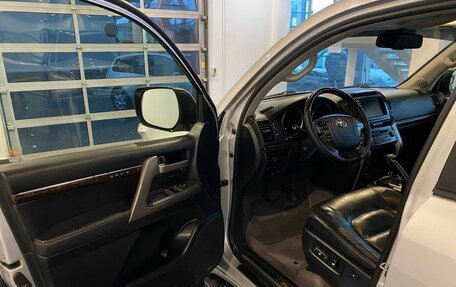 Toyota Land Cruiser 200, 2011 год, 2 734 000 рублей, 20 фотография