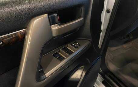 Toyota Land Cruiser 200, 2011 год, 2 734 000 рублей, 21 фотография