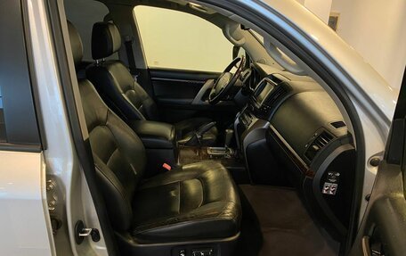 Toyota Land Cruiser 200, 2011 год, 2 734 000 рублей, 28 фотография