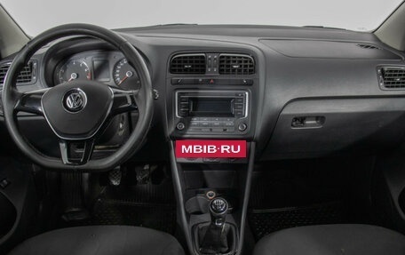 Volkswagen Polo VI (EU Market), 2017 год, 521 000 рублей, 13 фотография