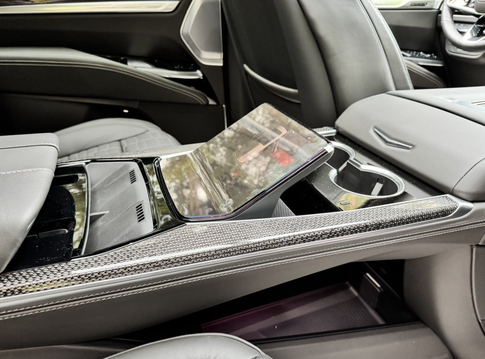 Cadillac Escalade V, 2025 год, 29 450 000 рублей, 5 фотография