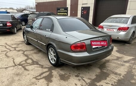 Hyundai Sonata IV рестайлинг, 2001 год, 250 000 рублей, 3 фотография