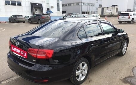 Volkswagen Jetta VI, 2014 год, 990 000 рублей, 2 фотография