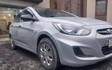 Hyundai Solaris II рестайлинг, 2013 год, 755 000 рублей, 2 фотография