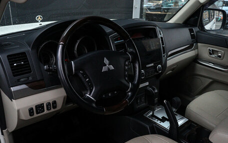 Mitsubishi Pajero IV, 2019 год, 4 070 000 рублей, 11 фотография