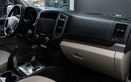 Mitsubishi Pajero IV, 2019 год, 4 070 000 рублей, 9 фотография