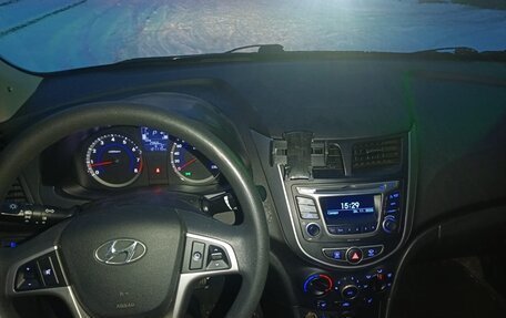 Hyundai Solaris II рестайлинг, 2016 год, 1 100 000 рублей, 7 фотография
