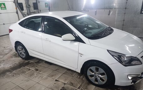 Hyundai Solaris II рестайлинг, 2016 год, 1 100 000 рублей, 2 фотография