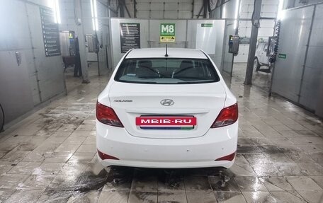 Hyundai Solaris II рестайлинг, 2016 год, 1 100 000 рублей, 3 фотография