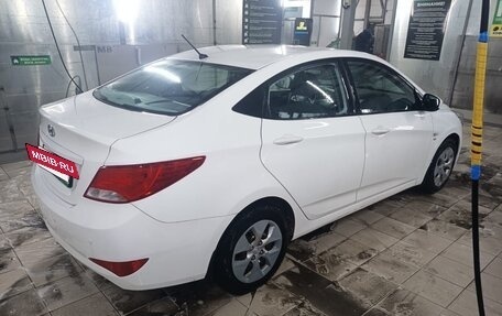 Hyundai Solaris II рестайлинг, 2016 год, 1 100 000 рублей, 4 фотография