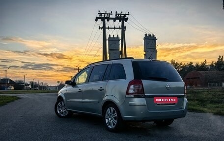 Opel Zafira B, 2008 год, 550 000 рублей, 4 фотография