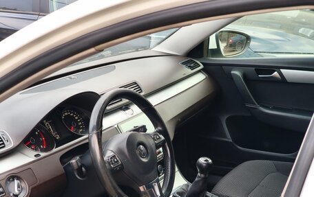 Volkswagen Passat B7, 2011 год, 899 000 рублей, 10 фотография