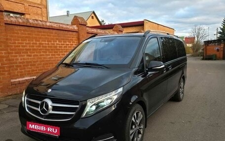 Mercedes-Benz V-Класс, 2016 год, 4 300 000 рублей, 2 фотография