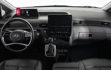 Hyundai Staria, 2021 год, 4 800 000 рублей, 20 фотография