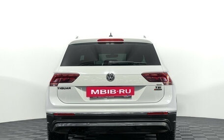 Volkswagen Tiguan II, 2017 год, 2 097 000 рублей, 6 фотография