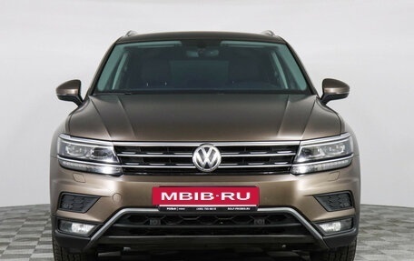 Volkswagen Tiguan II, 2018 год, 2 497 000 рублей, 2 фотография