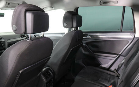 Volkswagen Tiguan II, 2018 год, 2 497 000 рублей, 12 фотография