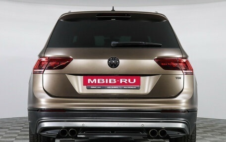 Volkswagen Tiguan II, 2018 год, 2 497 000 рублей, 6 фотография