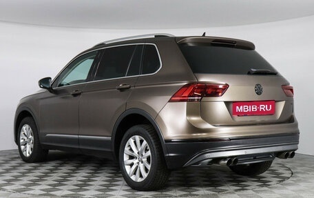 Volkswagen Tiguan II, 2018 год, 2 497 000 рублей, 7 фотография