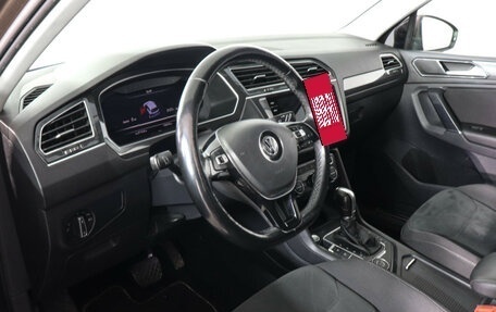 Volkswagen Tiguan II, 2018 год, 2 497 000 рублей, 9 фотография