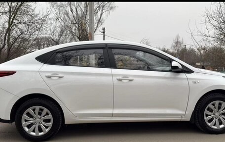 Hyundai Solaris II рестайлинг, 2021 год, 1 430 000 рублей, 8 фотография