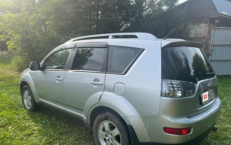 Mitsubishi Outlander III рестайлинг 3, 2007 год, 850 000 рублей, 10 фотография