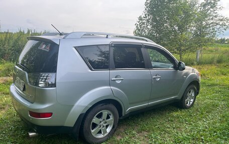 Mitsubishi Outlander III рестайлинг 3, 2007 год, 850 000 рублей, 15 фотография